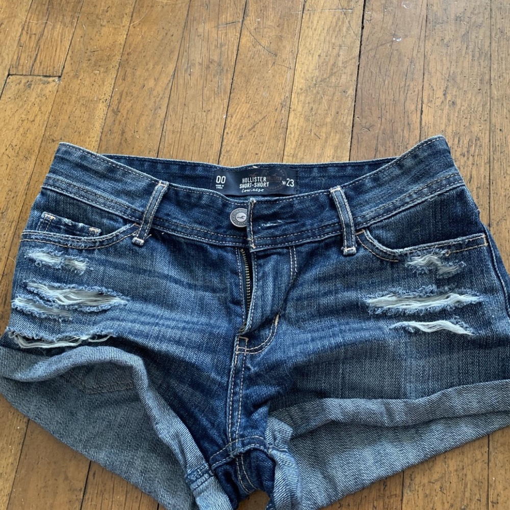 HOLLISTER SHORT-SHORTS SIZE 00